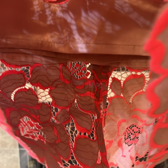 Trina Turk pensil skirt, size 8, NWT. - Picture 5 of 8